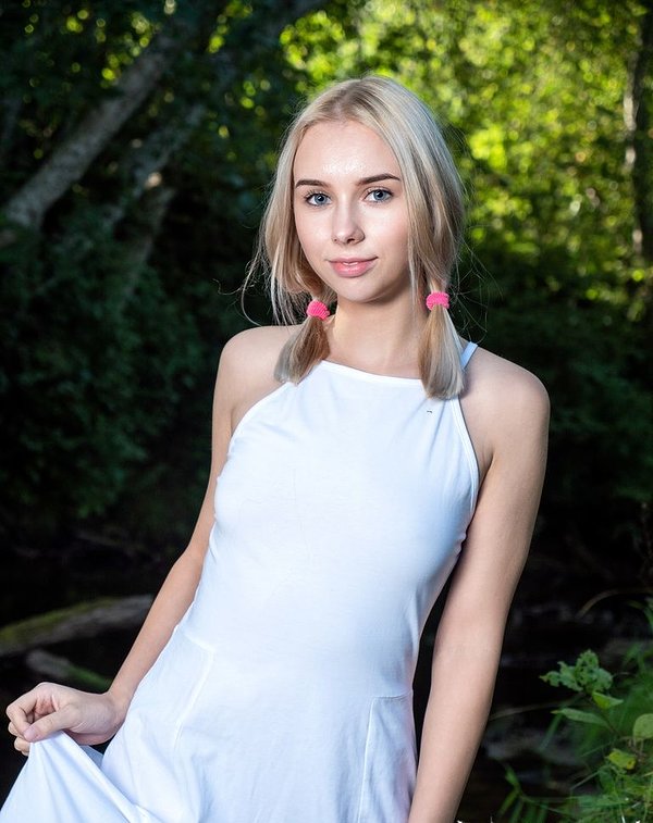Симона, 37